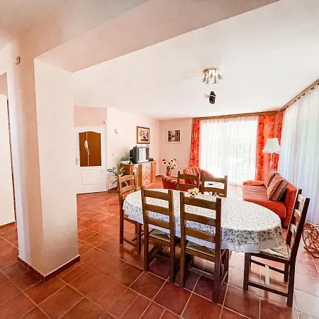 Casa vacanze Fullmoon Balatonszárszó Balatonszarszo